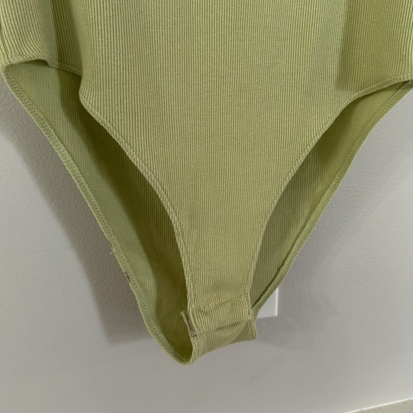 Zara flutter sleeve green bodysuit top Large - Picture 4 of 5
